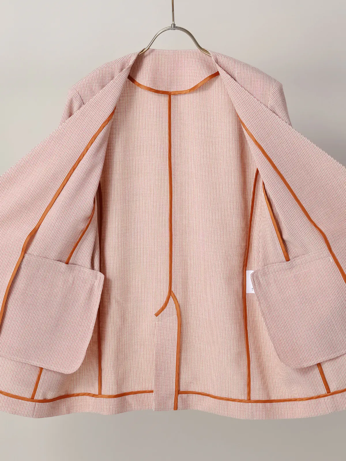 【2／23　23:59までWEB先行販売中】CIS.／ノーカラージャケット&スカーフ／ストライプ オレンジ 36(7号）