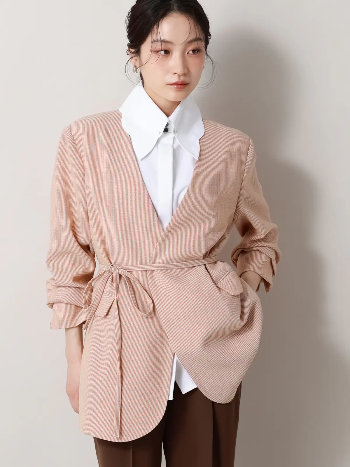 【2／23　23:59までWEB先行販売中】CIS.／ノーカラージャケット&スカーフ／ストライプ オレンジ 36(7号）