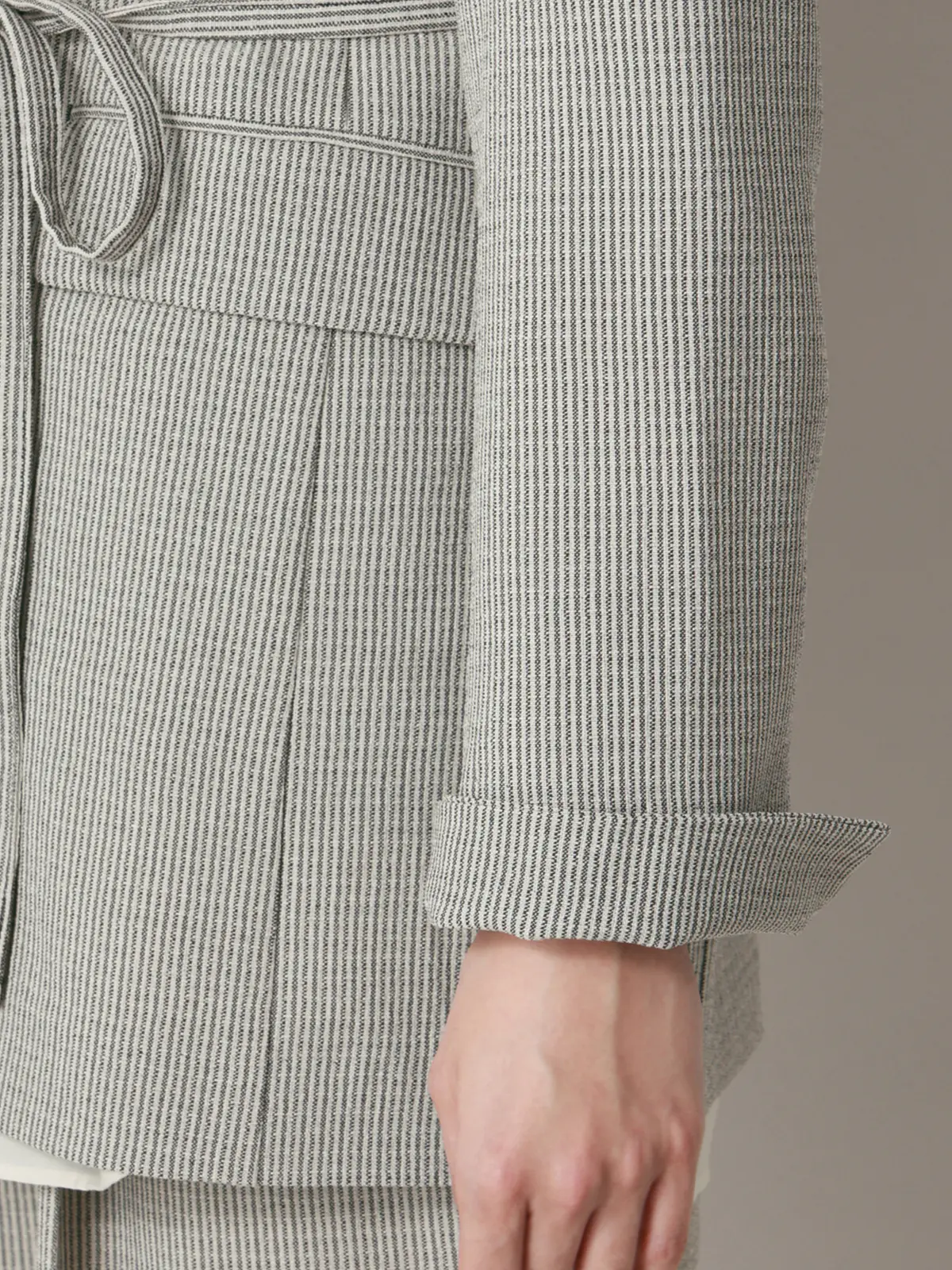 【2／23　23:59までWEB先行販売中】CIS.／ノーカラージャケット&スカーフ／ストライプ ブラック 36(7号）