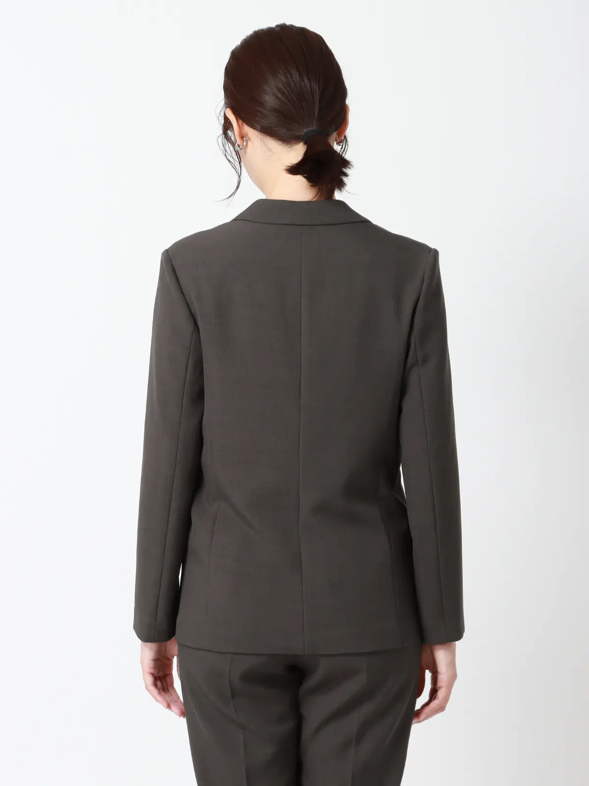 WEB限定／PERFORMANCE SUIT／ジャケット＆パンツ＆トップスセットアップ ブラウン 36(7号）