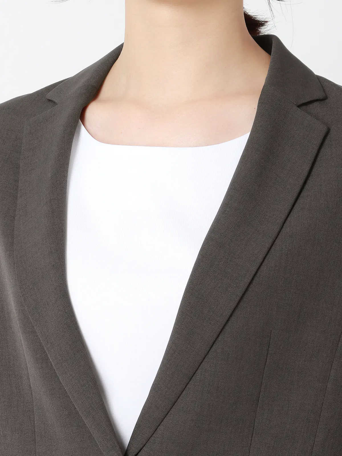 WEB限定／PERFORMANCE SUIT／ジャケット＆パンツ＆トップスセットアップ ブラウン 36(7号）