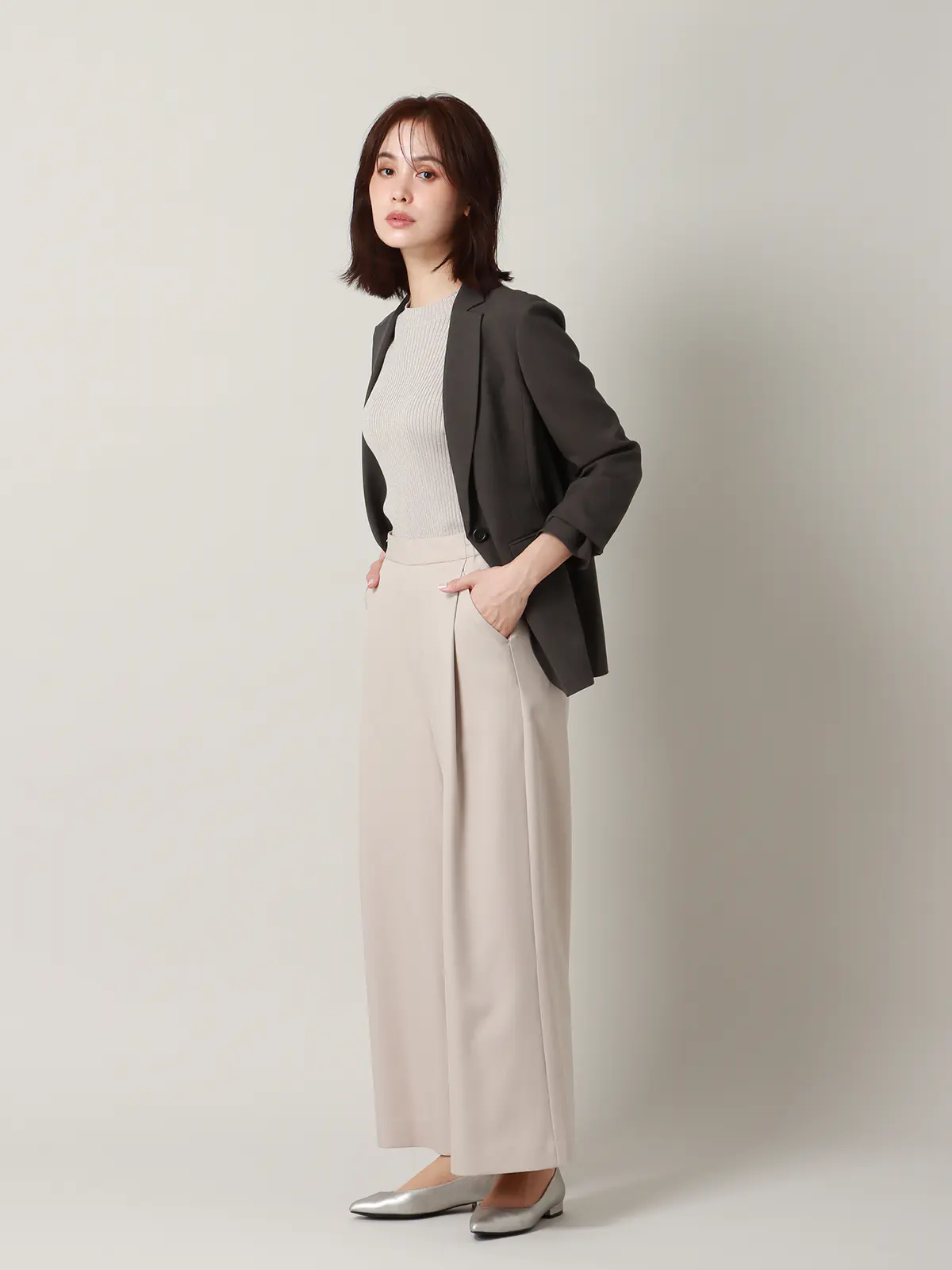 PERFORMANCE SUIT／ジャケット＆パンツセットアップ／ウォッシャブル／ストレッチ／無地 ブラウン 36(7号）