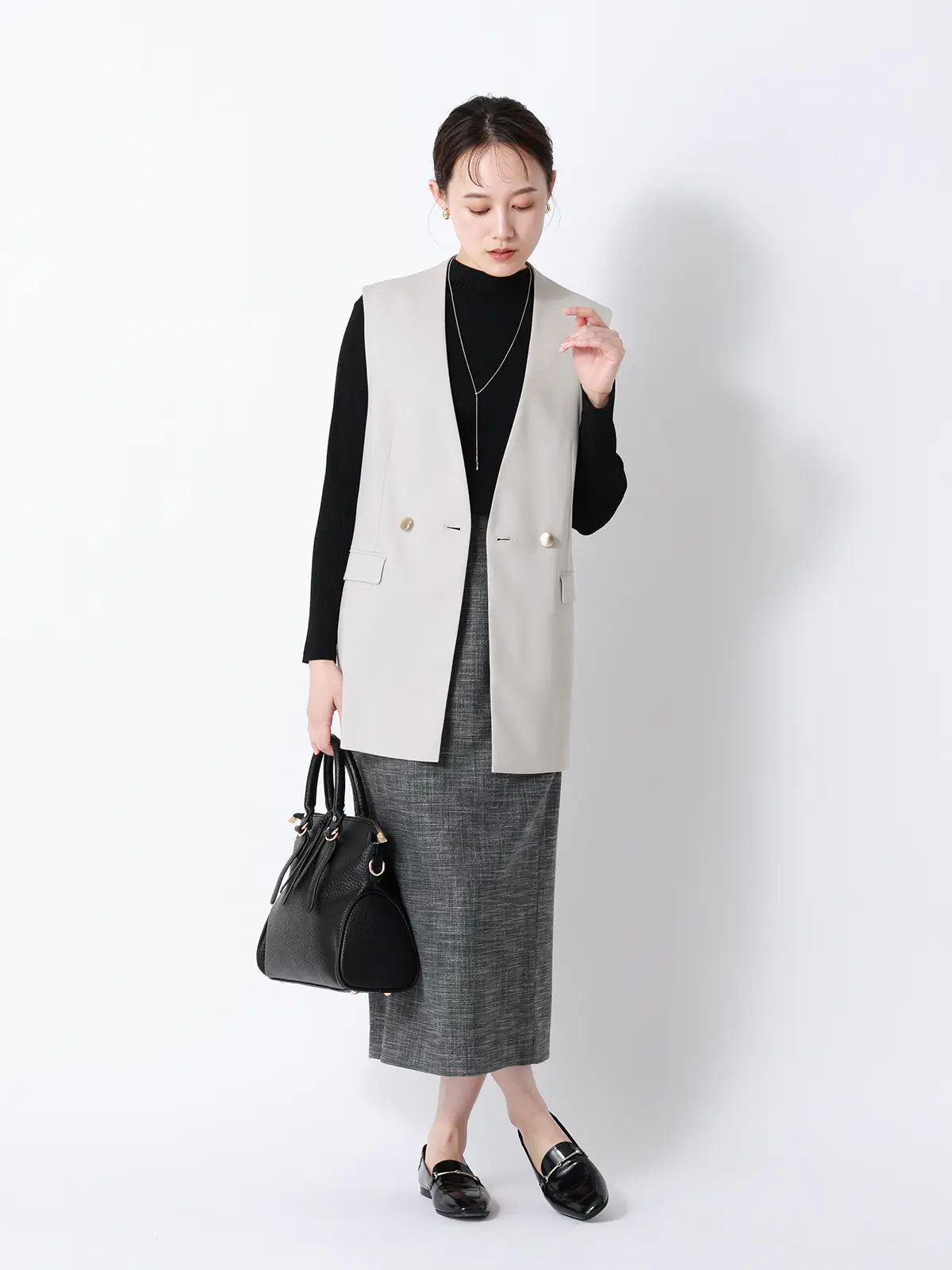 CHANTOWA／ダブルブレストジレ／Vカラー／ウォッシャブル／ドビーストレッチ／織柄 グレージュ 36(7号）