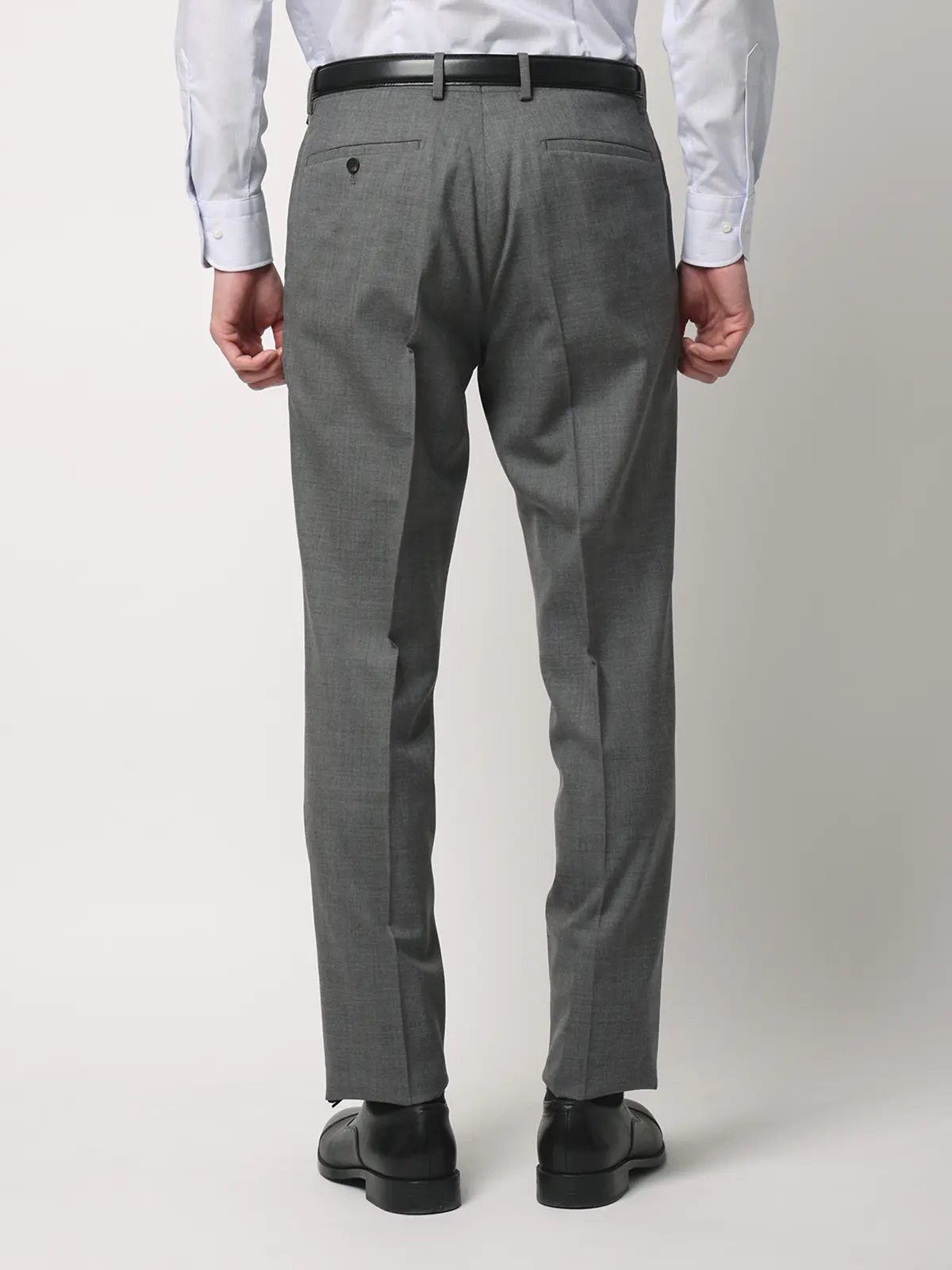 テーパードパンツ／尾州／SUPER100’sウールトロピカル／無地／IN05 グレー SS