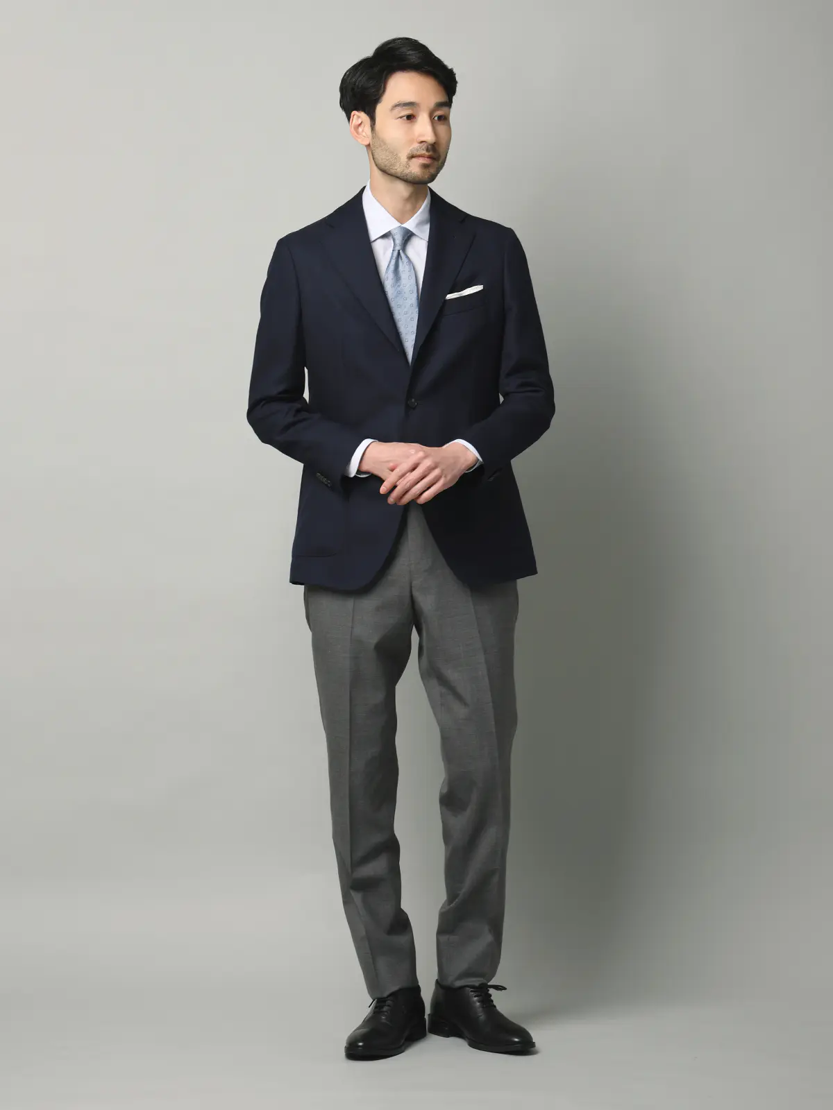 テーパードパンツ／尾州／SUPER100’sウールトロピカル／無地／IN05 グレー SS