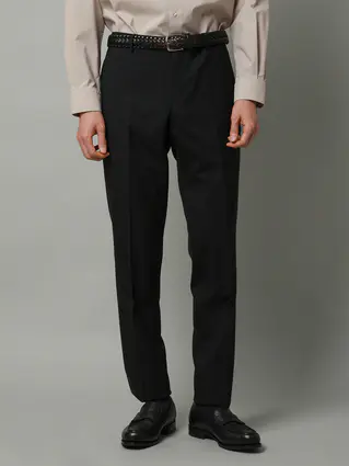 春夏／テーパードパンツ