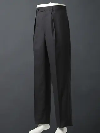 秋冬／タックテーパードパンツ