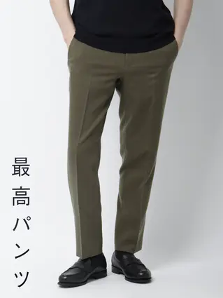 カーキ