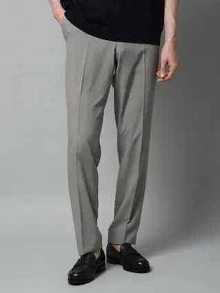 春夏／テーパードパンツ