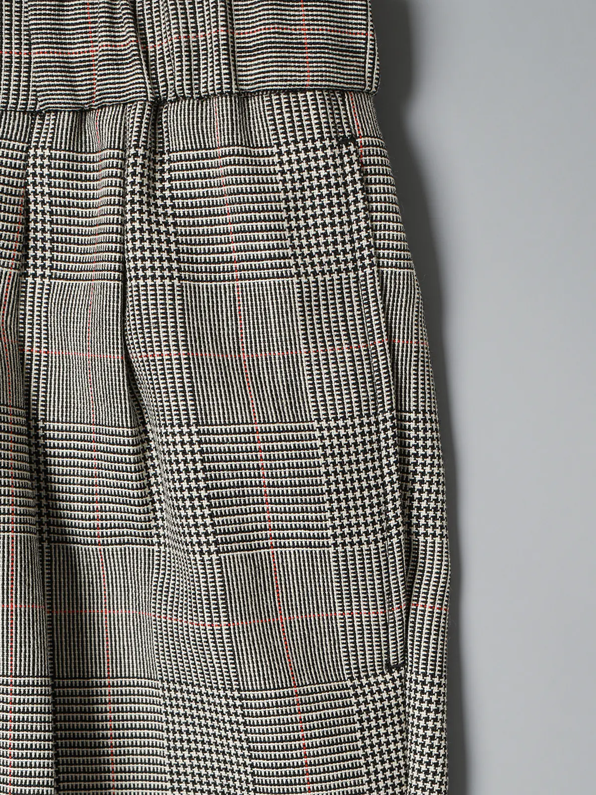 GOOVI／ツータックストレートパンツ／ハイツイストトロピカル／グレンチェックカラープレイド グレー 1