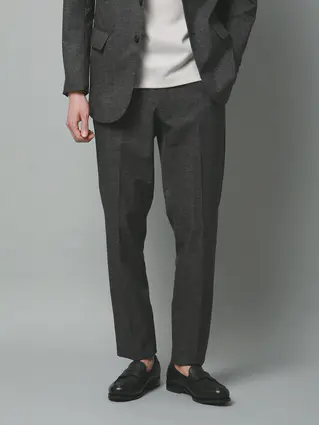 春夏／テーパードパンツ