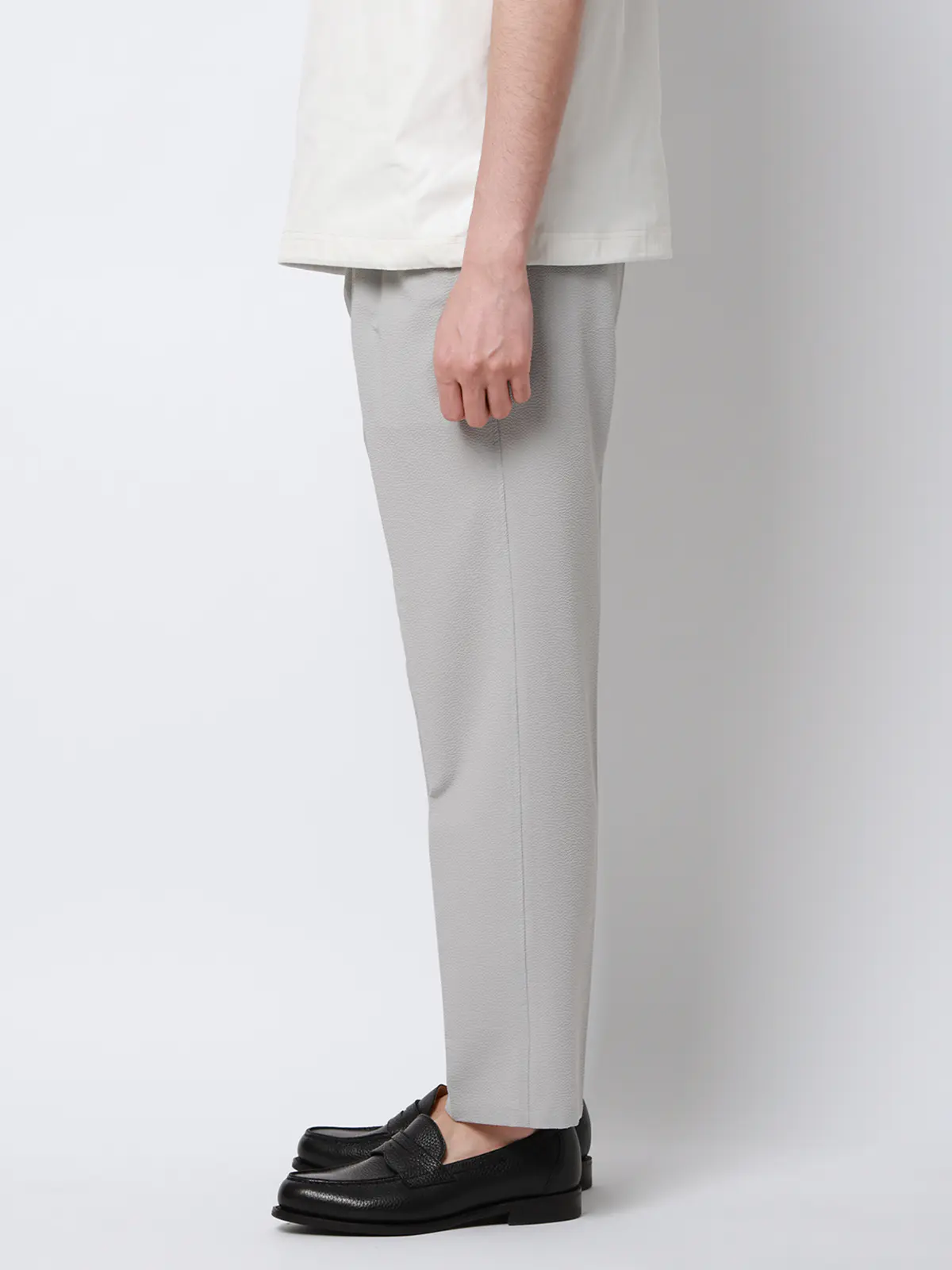 FLAT/タックテーパードパンツ/ウォッシャブル/ストレッチ/ドライシアサッカー/無地/裾上げ済み ライトグレー S