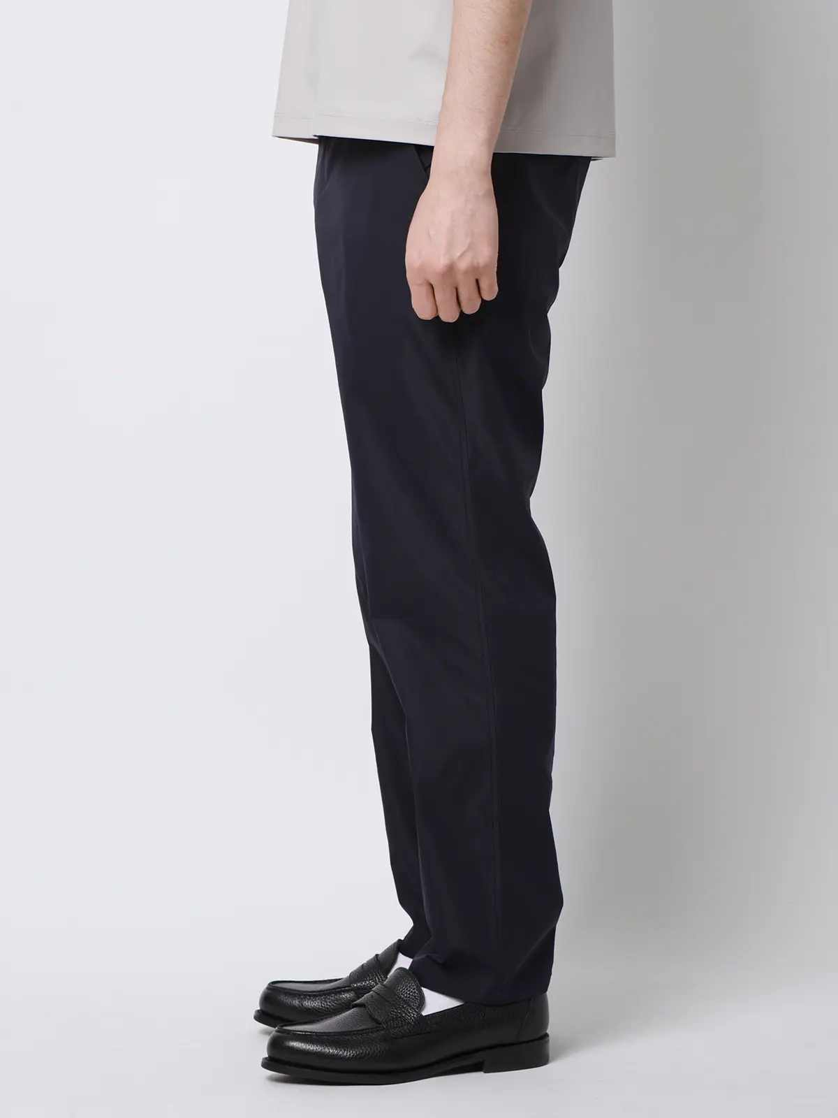 FLAT/テーパードパンツ/ウォッシャブル/ストレッチ/速乾/シルキーツイル/無地/裾上げ済み ネイビー S