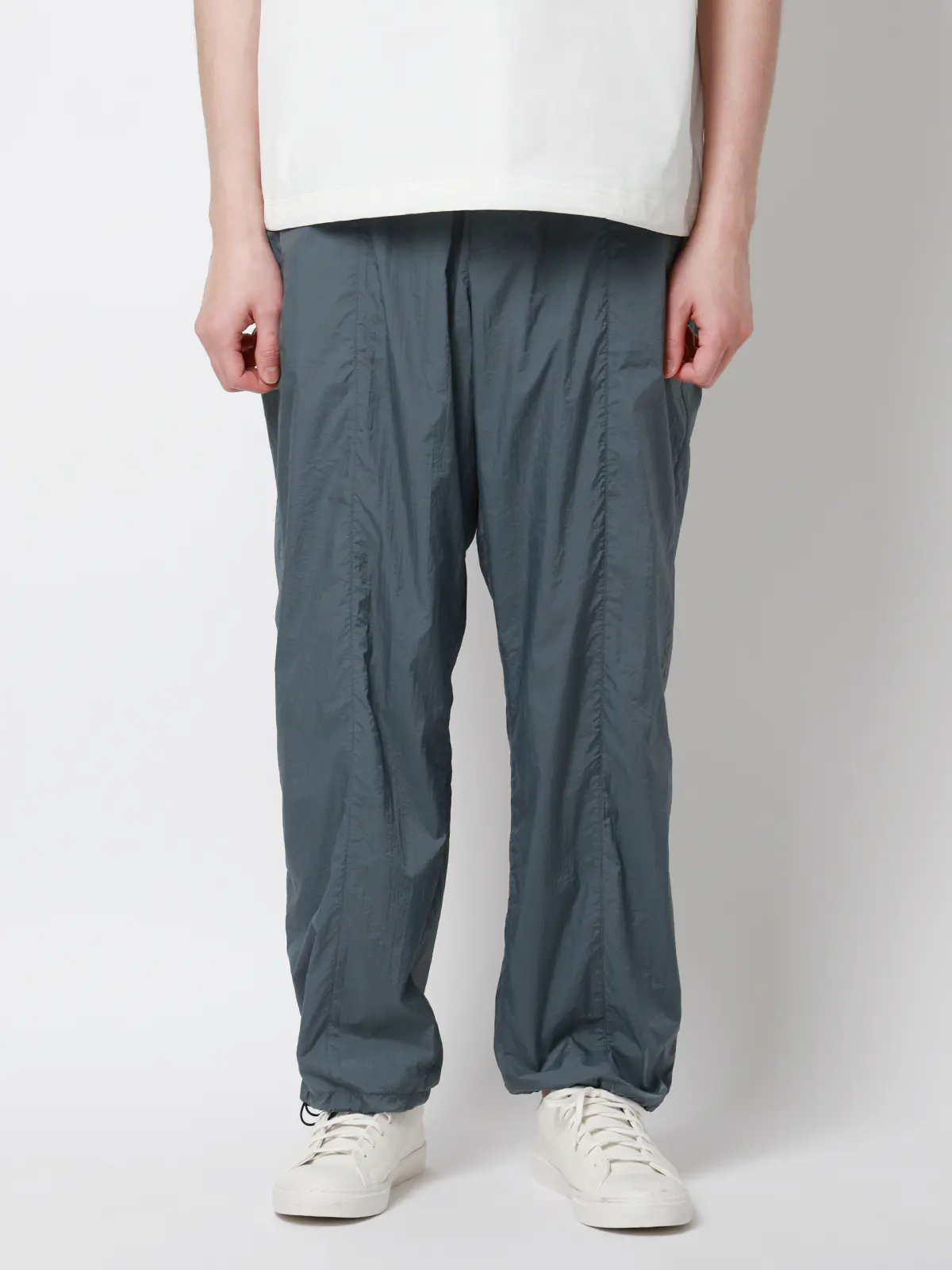 FLAT/イージーパンツ/ウォッシャブル/UVカット/軽量/ナイロンワッシャー/無地/裾上げ済み ブルー M