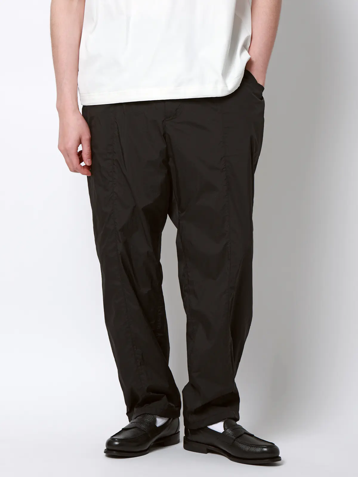 FLAT／イージーパンツ／ウォッシャブル／UVカット／軽量／ナイロンワッシャー／無地／裾上げ済み ブラック M