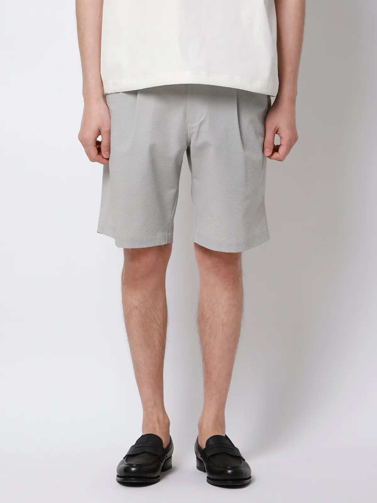 FLAT/タックハーフパンツ/ウォッシャブル/ストレッチ/ドライシアサッカー/無地/裾上げ済み ライトグレー M