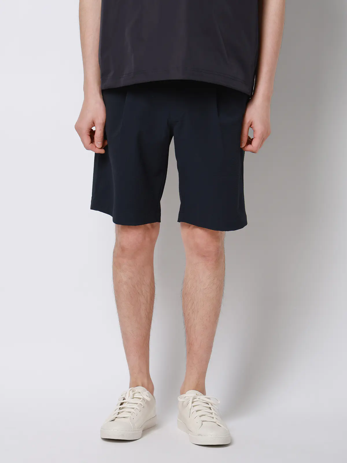 FLAT/タックハーフパンツ/ウォッシャブル/ストレッチ/ドライシアサッカー/無地/裾上げ済み ネイビー M