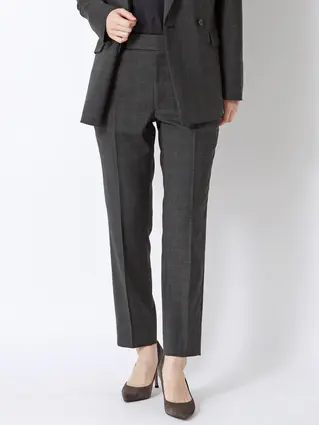 通年／テーパードパンツ