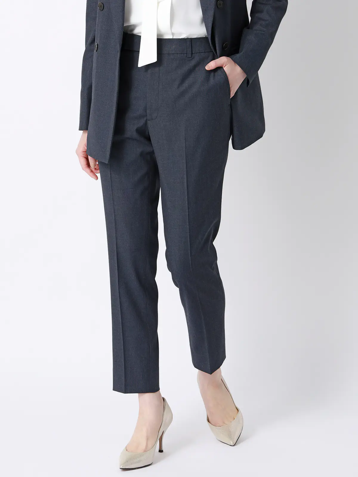 テーパードパンツ／Carreman／ウォッシャブル／接触冷感／デニムライクストレッチ／無地 ネイビー 36(7号）