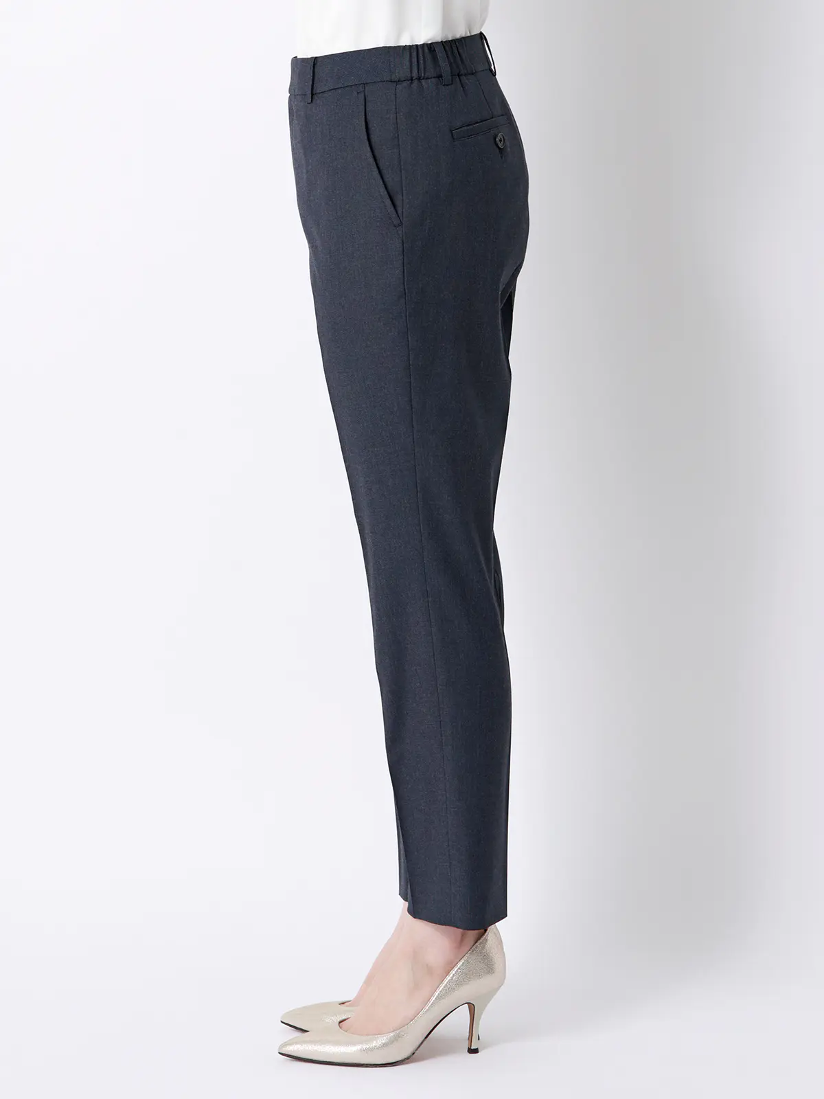 テーパードパンツ／Carreman／ウォッシャブル／接触冷感／デニムライクストレッチ／無地 ネイビー 36(7号）