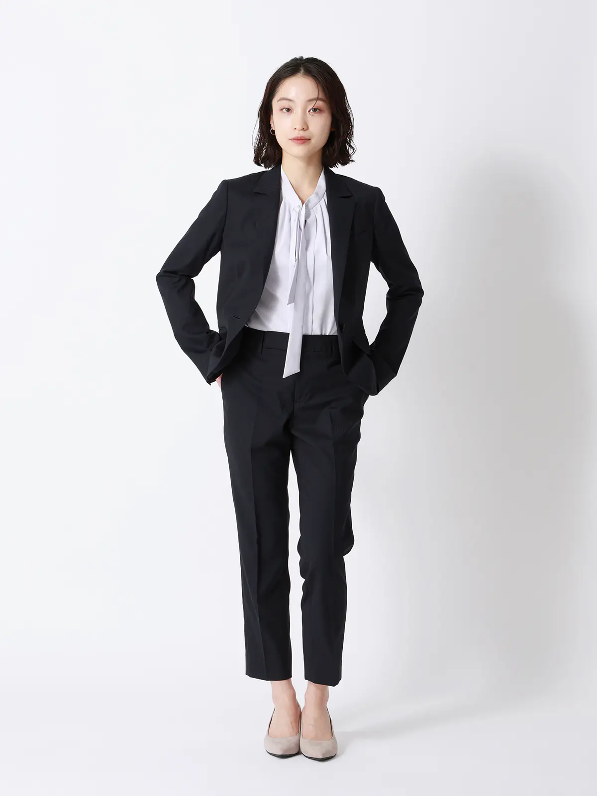 テーパードパンツ／ウォッシャブル／ストレッチ／ウールブレンド／シャドーストライプ ネイビー 34(5号）