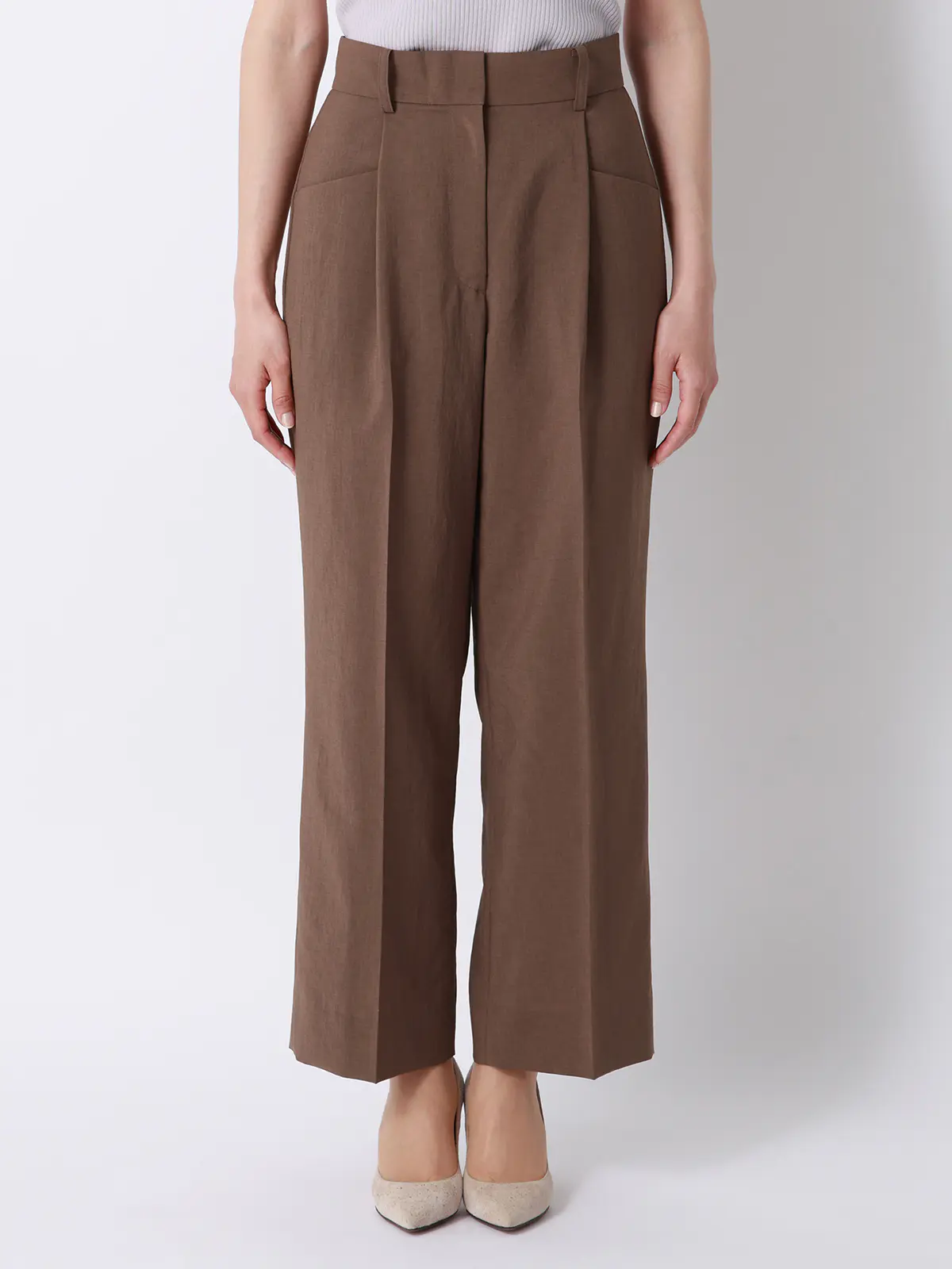 タックワイドパンツ／ウォッシャブル／UVカット／BREEZE COOL／無地／BIYORI UP ブラウン 42(13号）