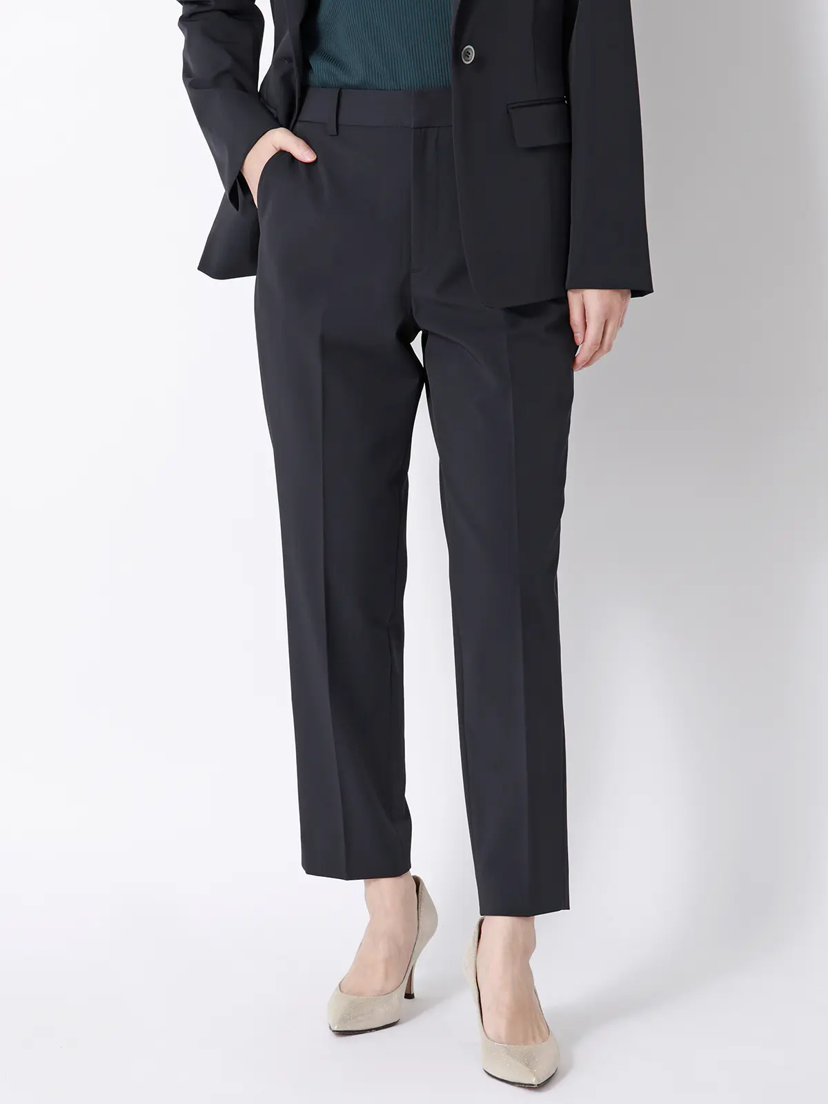 テーパードパンツ／ウォッシャブル／UVカット／ストレッチツイル／無地 ネイビー 36(7号）