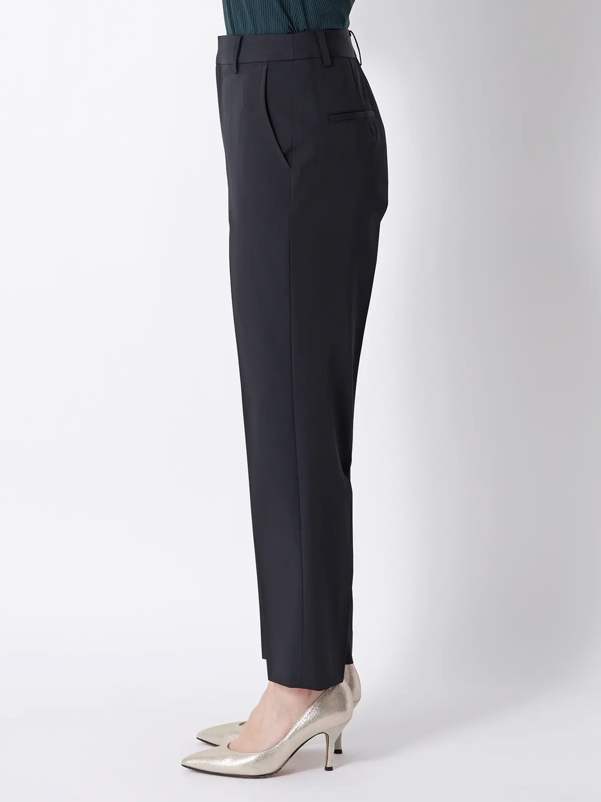 テーパードパンツ／ウォッシャブル／UVカット／ストレッチツイル／無地 ネイビー 36(7号）