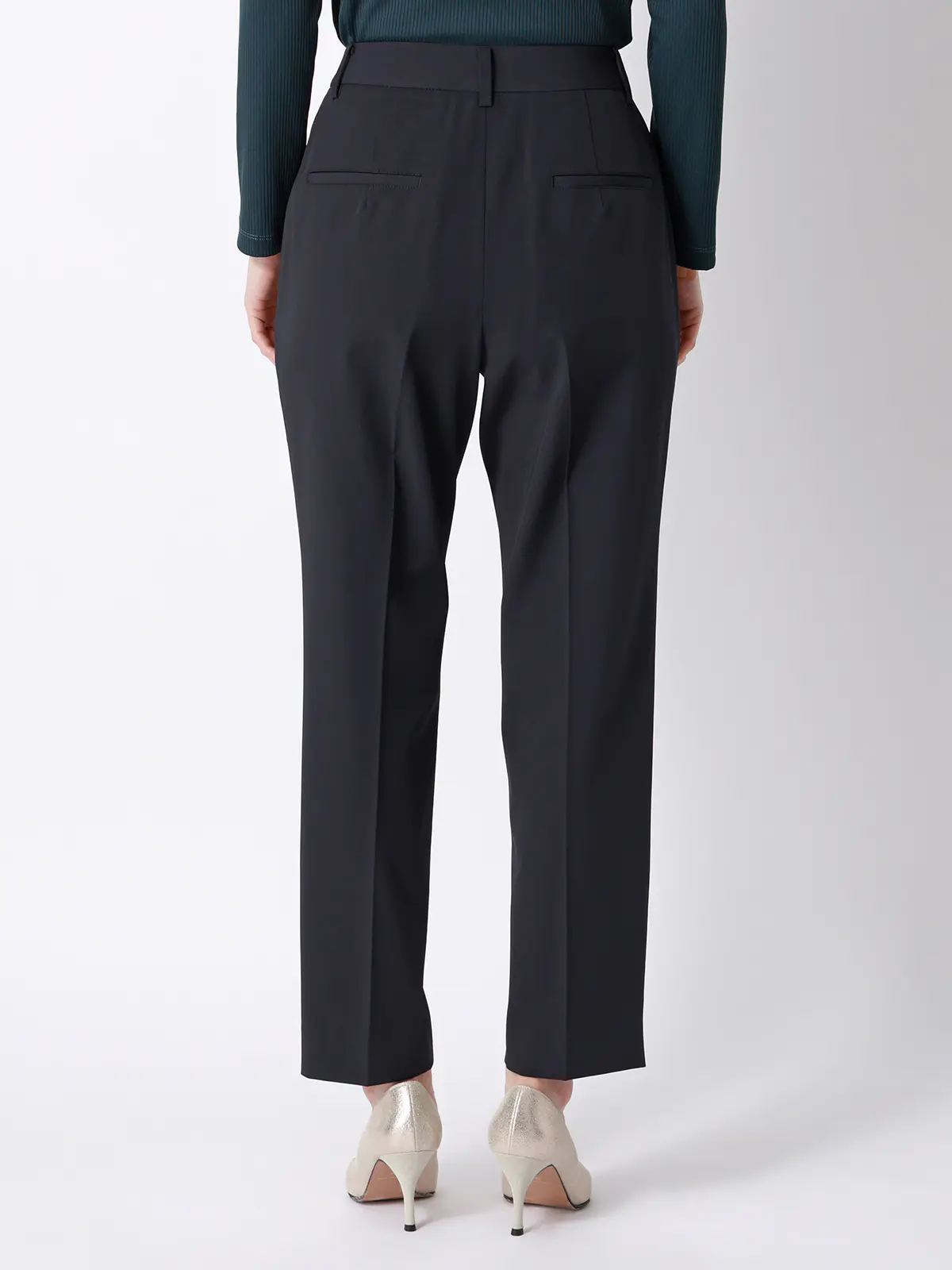 テーパードパンツ／ウォッシャブル／UVカット／ストレッチツイル／無地 ネイビー 36(7号）