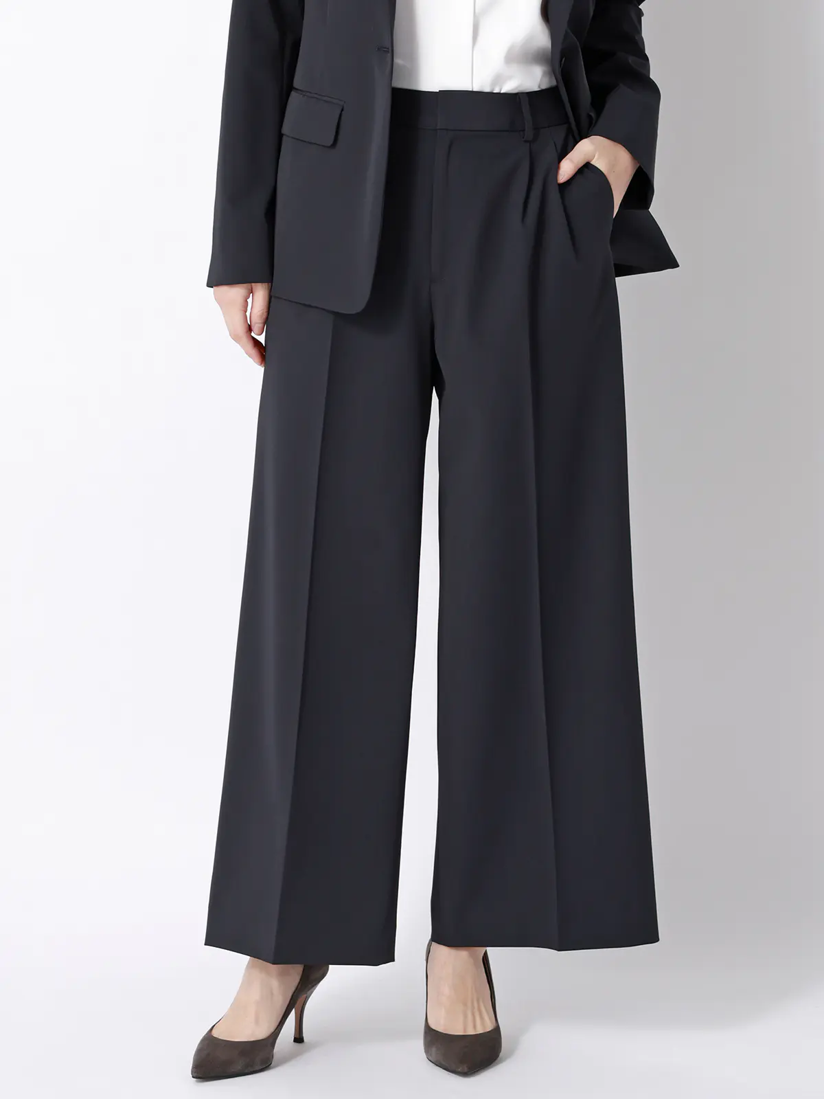 タックワイドパンツ／ウォッシャブル／UVカット／ストレッチツイル／無地 ネイビー 36(7号）