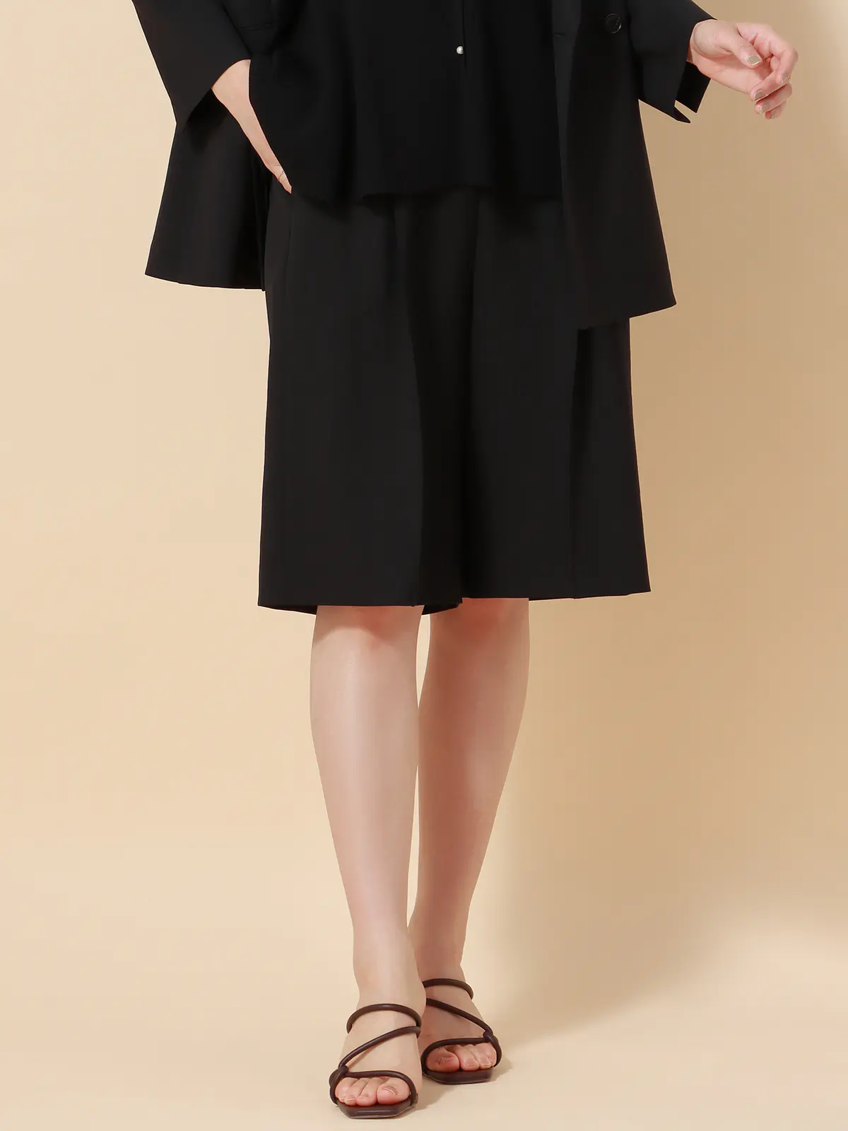 WEB限定／カセット服／ピンタックショートパンツ／ウォッシャブル／メランジツイル／無地 ブラック 36(7号）