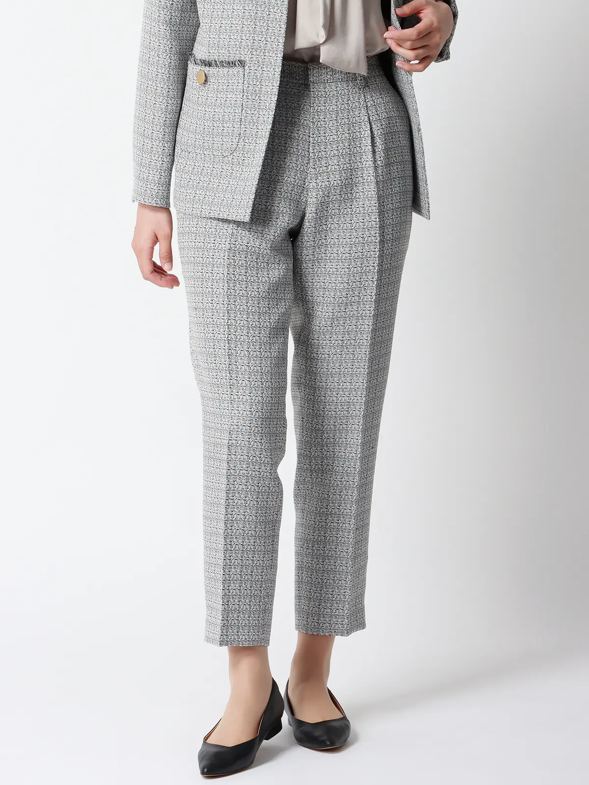 タックテーパードパンツ／ハンドウォッシュ／ツイード／織柄 ホワイト 36(7号）