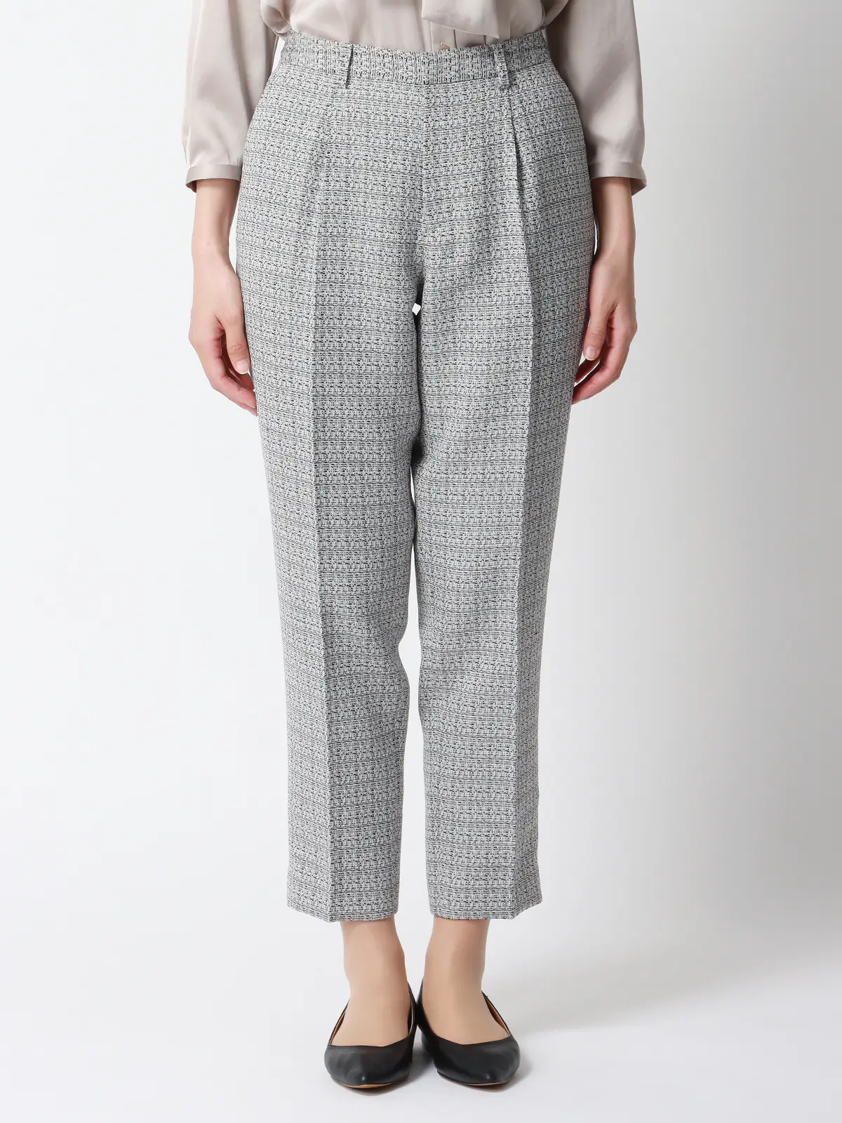 タックテーパードパンツ／ハンドウォッシュ／ツイード／織柄 ホワイト 36(7号）