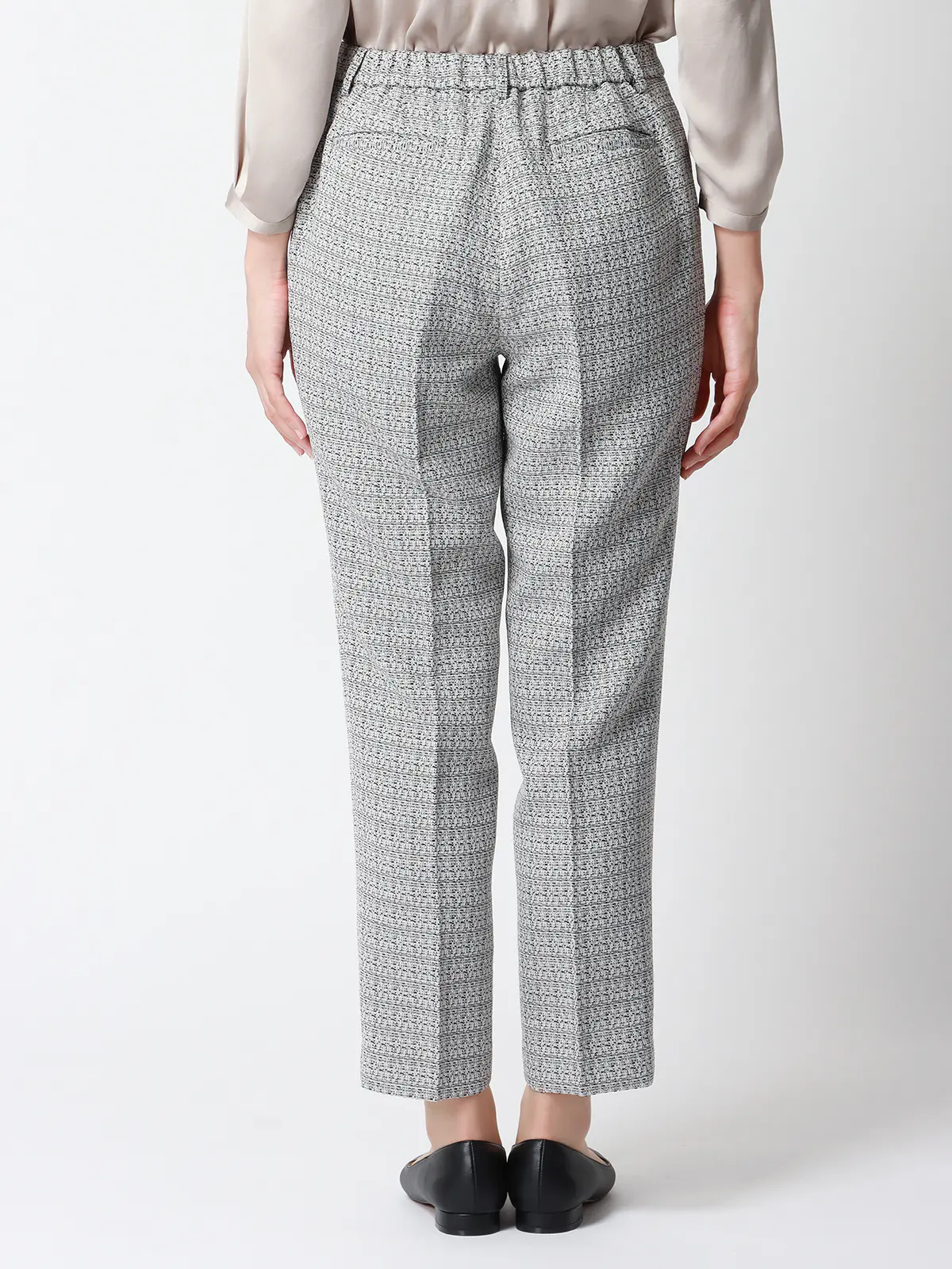 タックテーパードパンツ／ハンドウォッシュ／ツイード／織柄 ホワイト 36(7号）