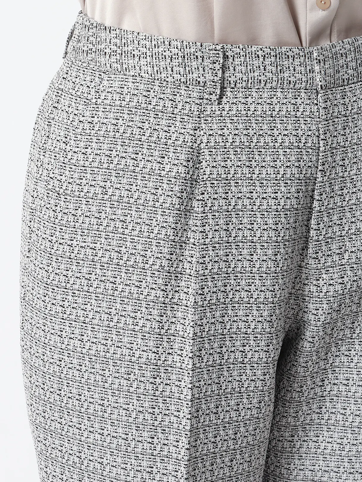 タックテーパードパンツ／ハンドウォッシュ／ツイード／織柄 ホワイト 36(7号）