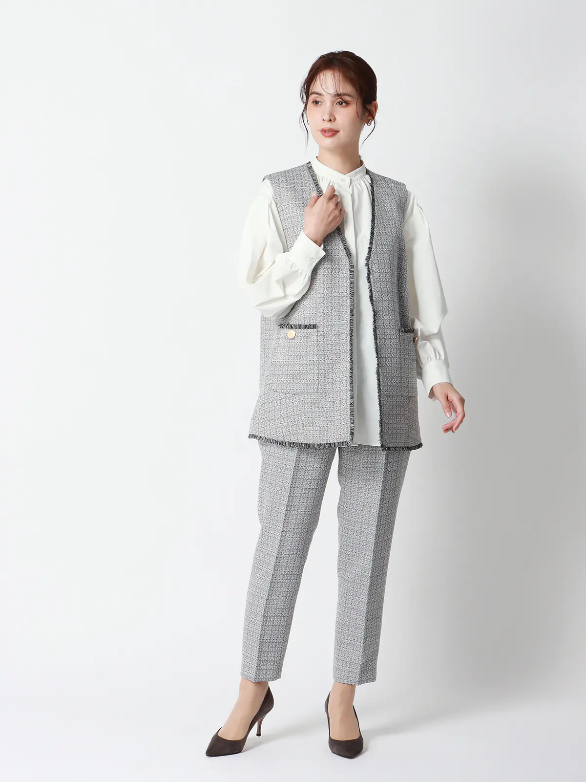 タックテーパードパンツ／ハンドウォッシュ／ツイード／織柄 ホワイト 36(7号）