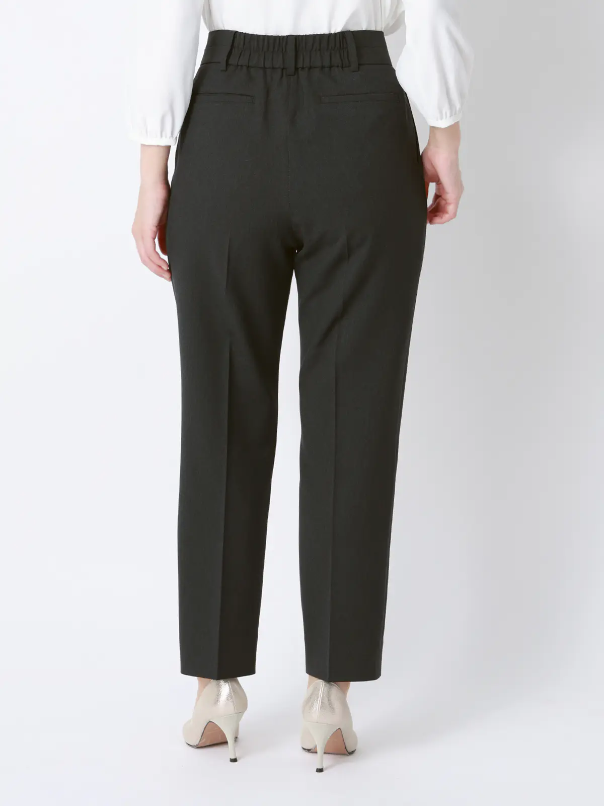 タックテーパードパンツ／ウォッシャブル／ストレッチ／シャンブレーツイル／無地／anysy グレー 42(13号）