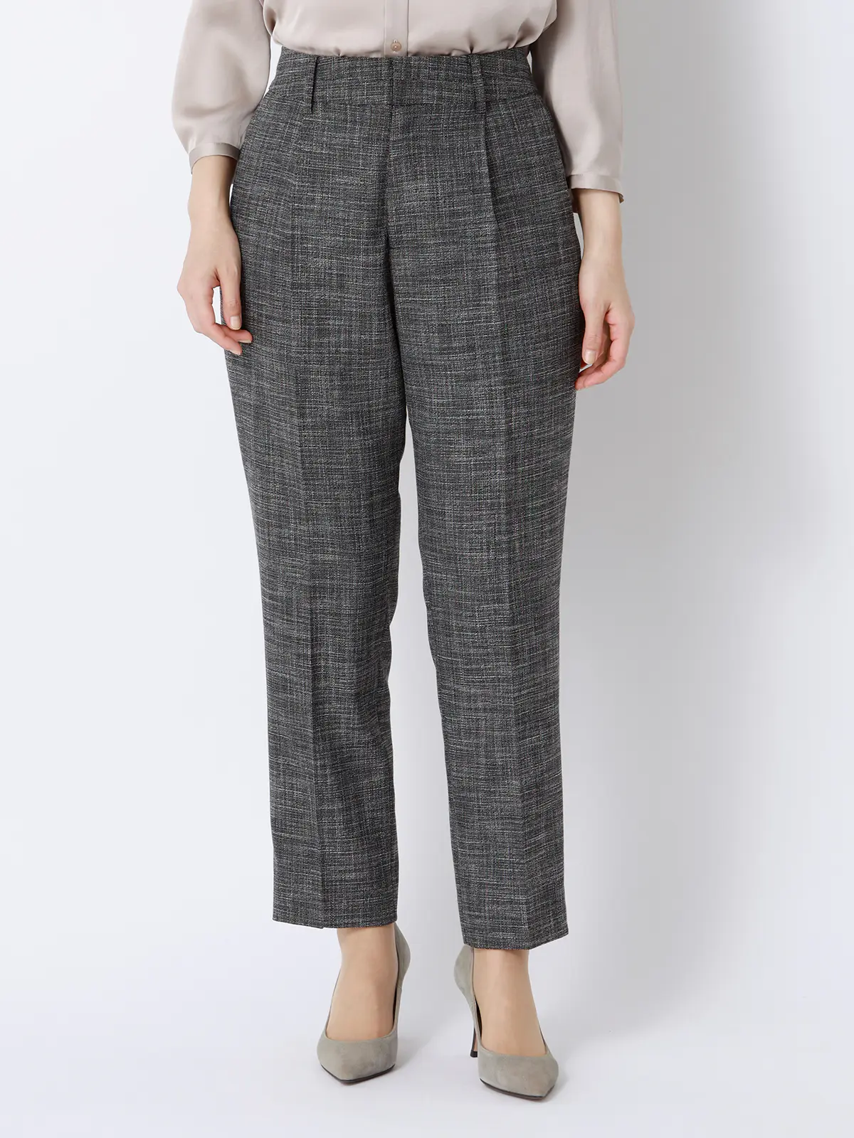 タックテーパードパンツ/ウォッシャブル/ストレッチ/スラブシャンブレー/織柄/anysy ブラック 36(7号)