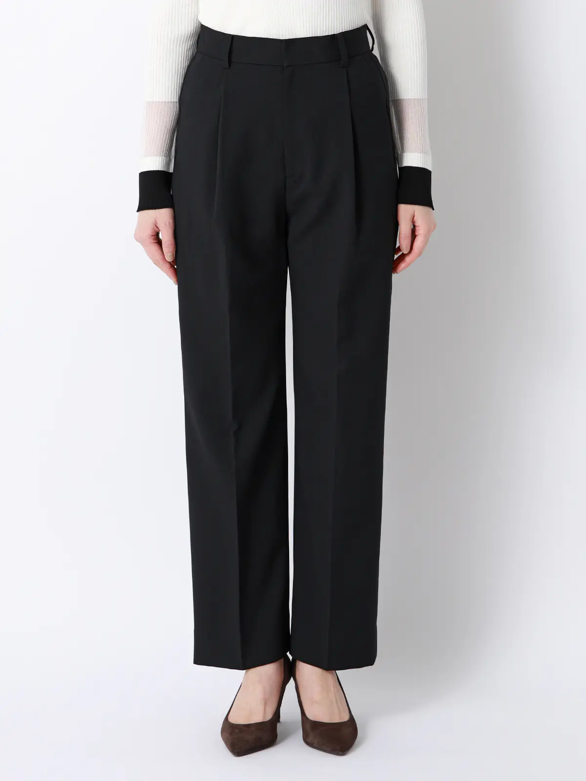 CHANTOWA／タックストレートパンツ／ウォッシャブル／ストレッチオックス／無地／ベルト付き ブラック 36(7号）