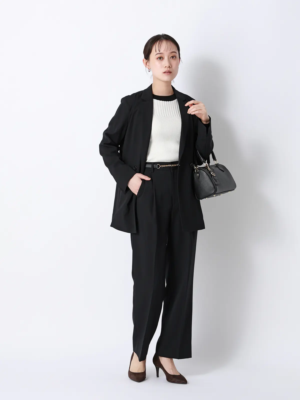 CHANTOWA／タックストレートパンツ／ウォッシャブル／ストレッチオックス／無地／ベルト付き ブラック 36(7号）