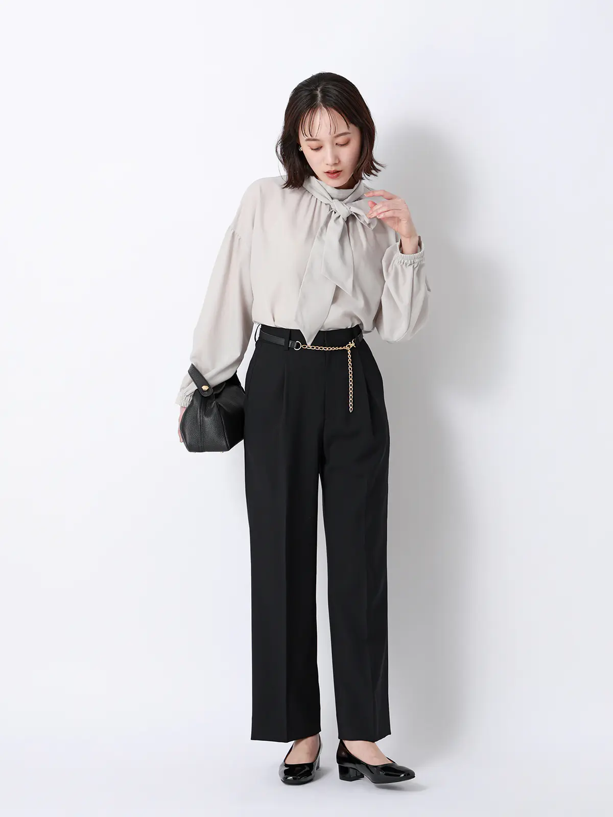 CHANTOWA／タックストレートパンツ／ウォッシャブル／ストレッチオックス／無地／ベルト付き ブラック 36(7号）