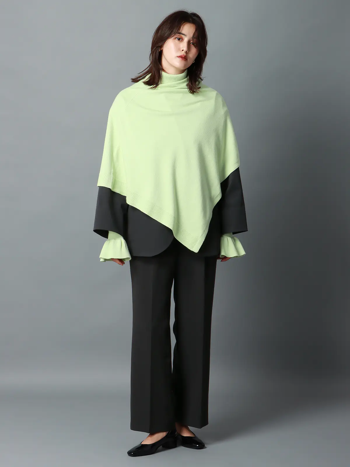 【9／5～WEB先行販売スタート！】CIS．／サテンタックストレートパンツ／ハンドウォッシュ／無地 ブラック系 34(5号）