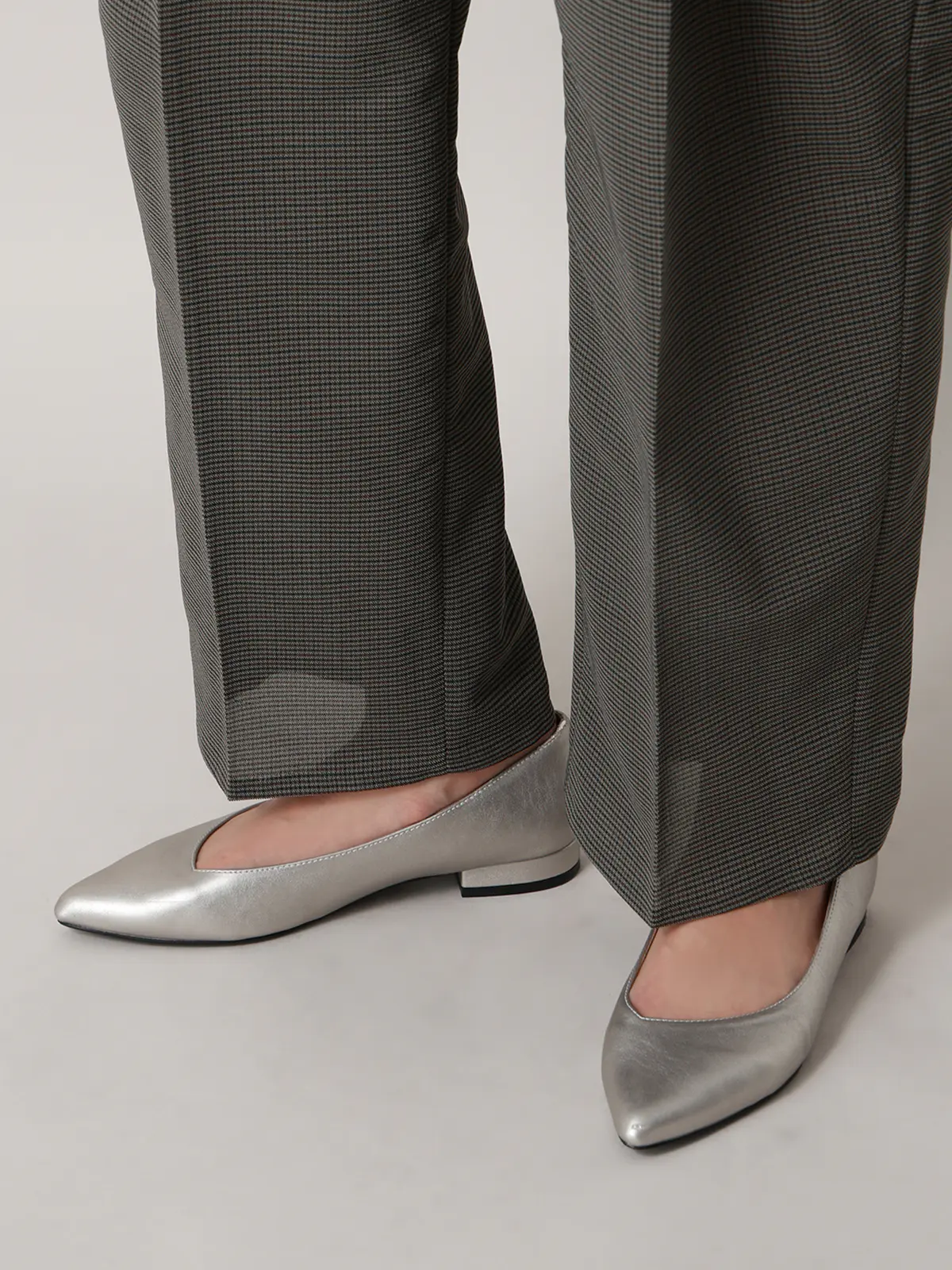 【2／23　23:59までWEB先行販売中】CIS.／タックテーパードパンツ／ハウンドトゥース グレー 34(5号）