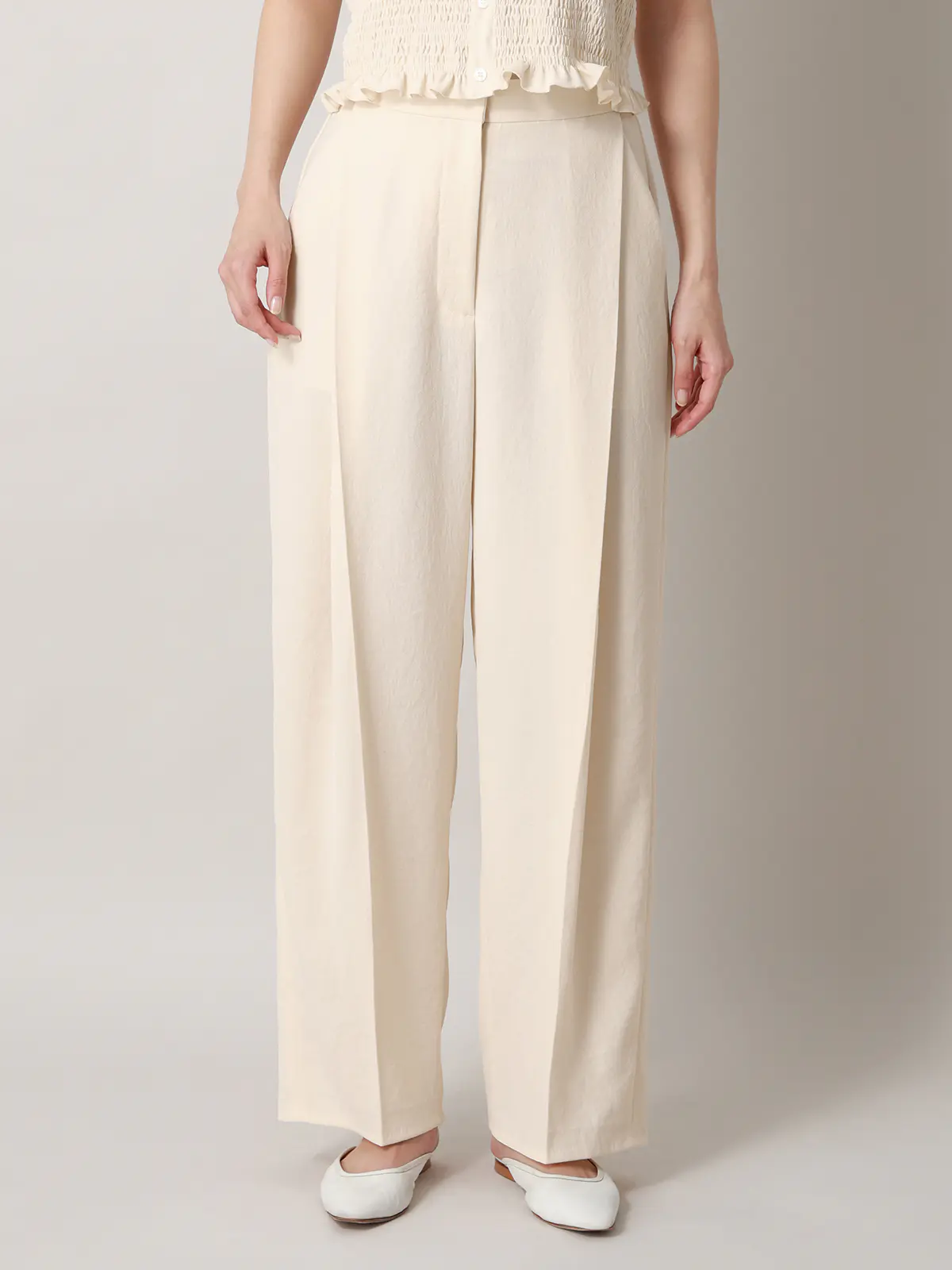 【2／23　23:59までWEB先行販売中】CIS.／タックテーパードパンツ／無地 オフホワイト 34(5号）