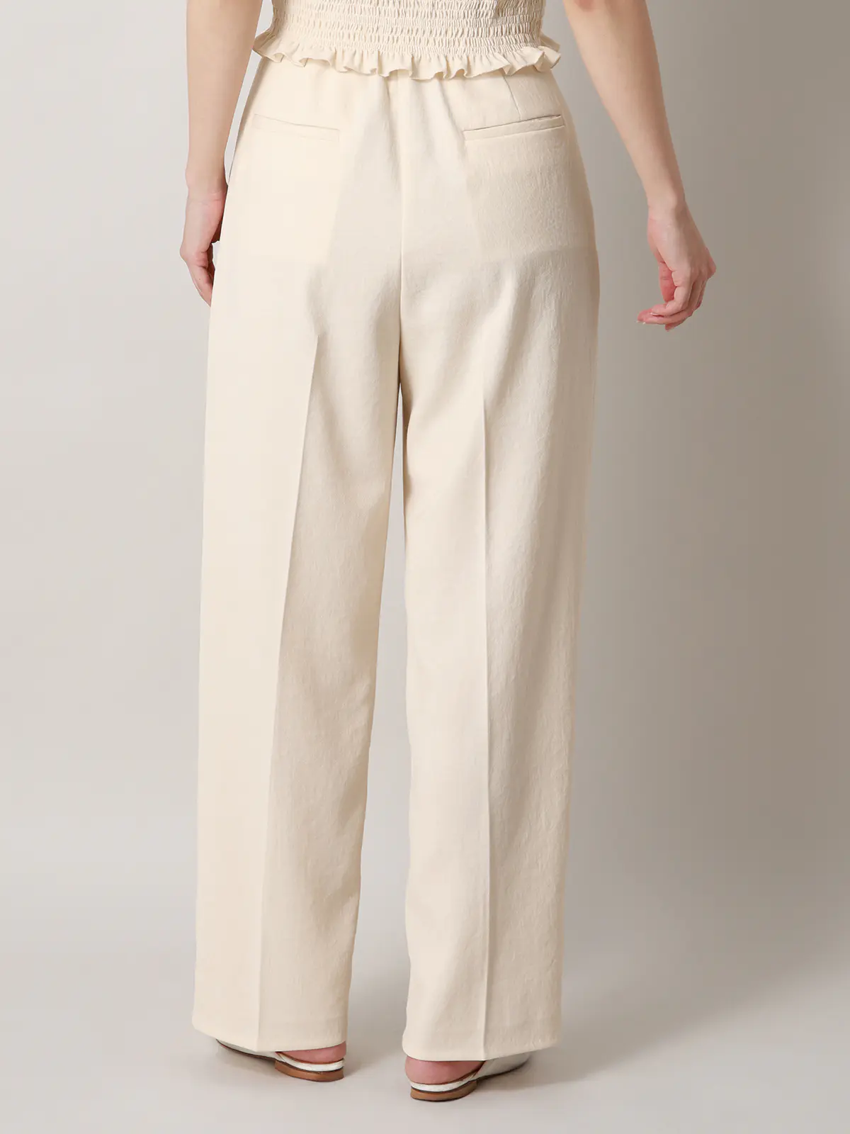 【2／23　23:59までWEB先行販売中】CIS.／タックテーパードパンツ／無地 オフホワイト 34(5号）