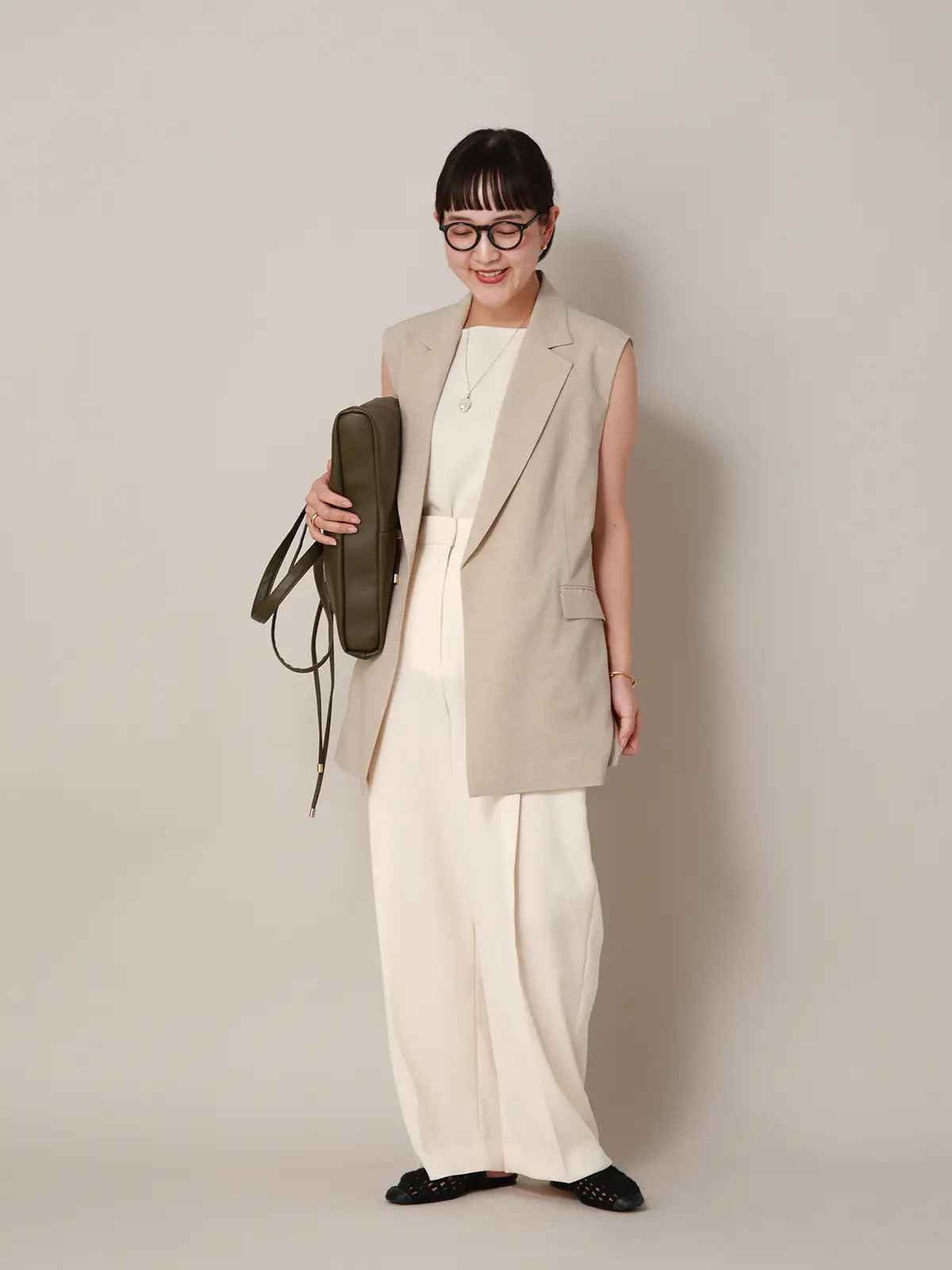 【2／23　23:59までWEB先行販売中】CIS.／タックテーパードパンツ／無地 オフホワイト 34(5号）