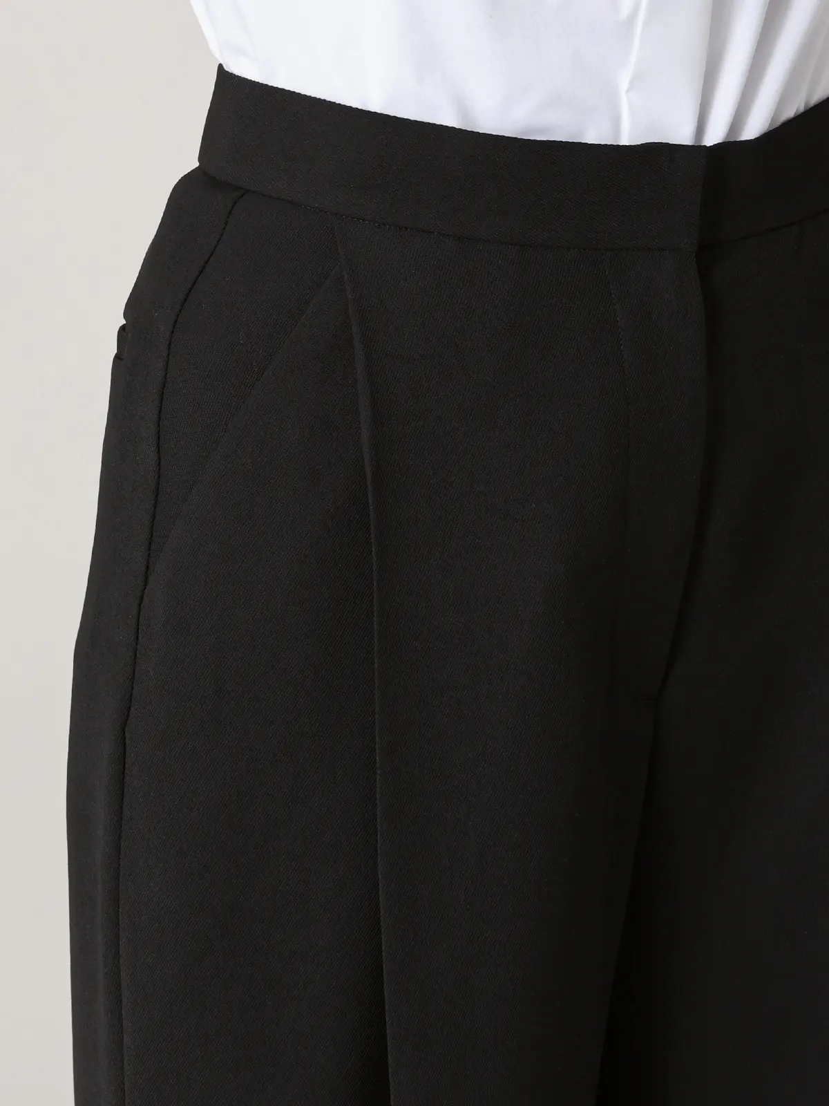 【2／23　23:59までWEB先行販売中】CIS.／タックテーパードパンツ／無地 ブラック 34(5号）