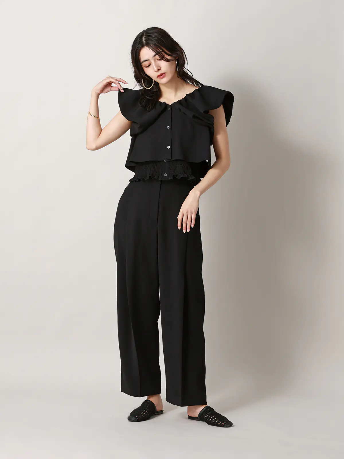 【2／23　23:59までWEB先行販売中】CIS.／タックテーパードパンツ／無地 ブラック 34(5号）