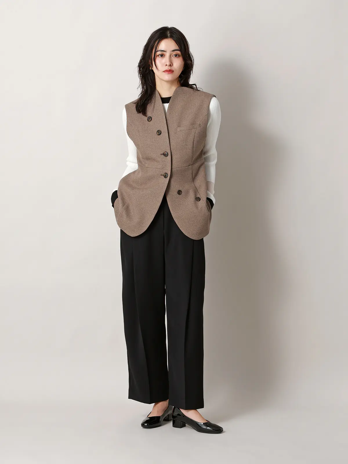 【2／23　23:59までWEB先行販売中】CIS.／タックテーパードパンツ／無地 ブラック 34(5号）