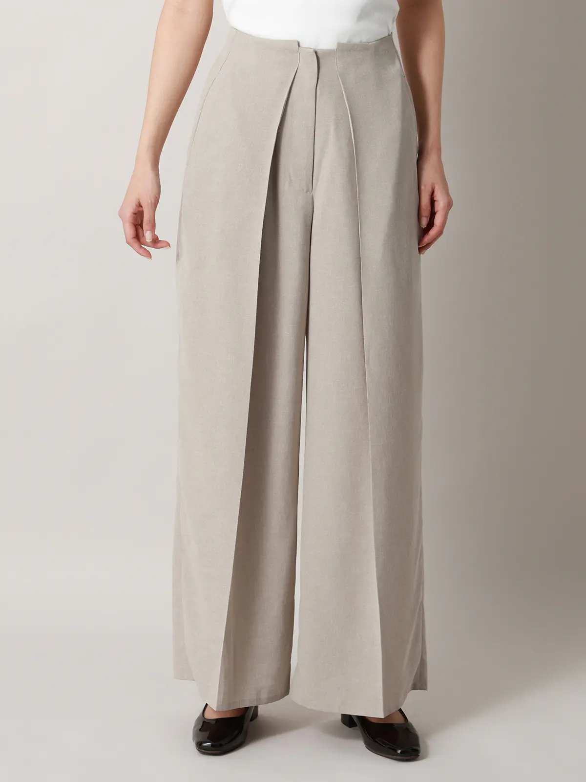 【2／23　23:59までWEB先行販売中】CIS．／タックワイドパンツ／無地 ベージュ 34(5号）